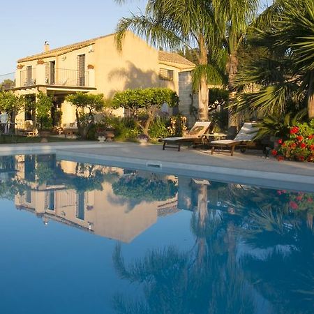 Baglio Sant'Andrea Bed & Breakfast Valderice Bagian luar foto