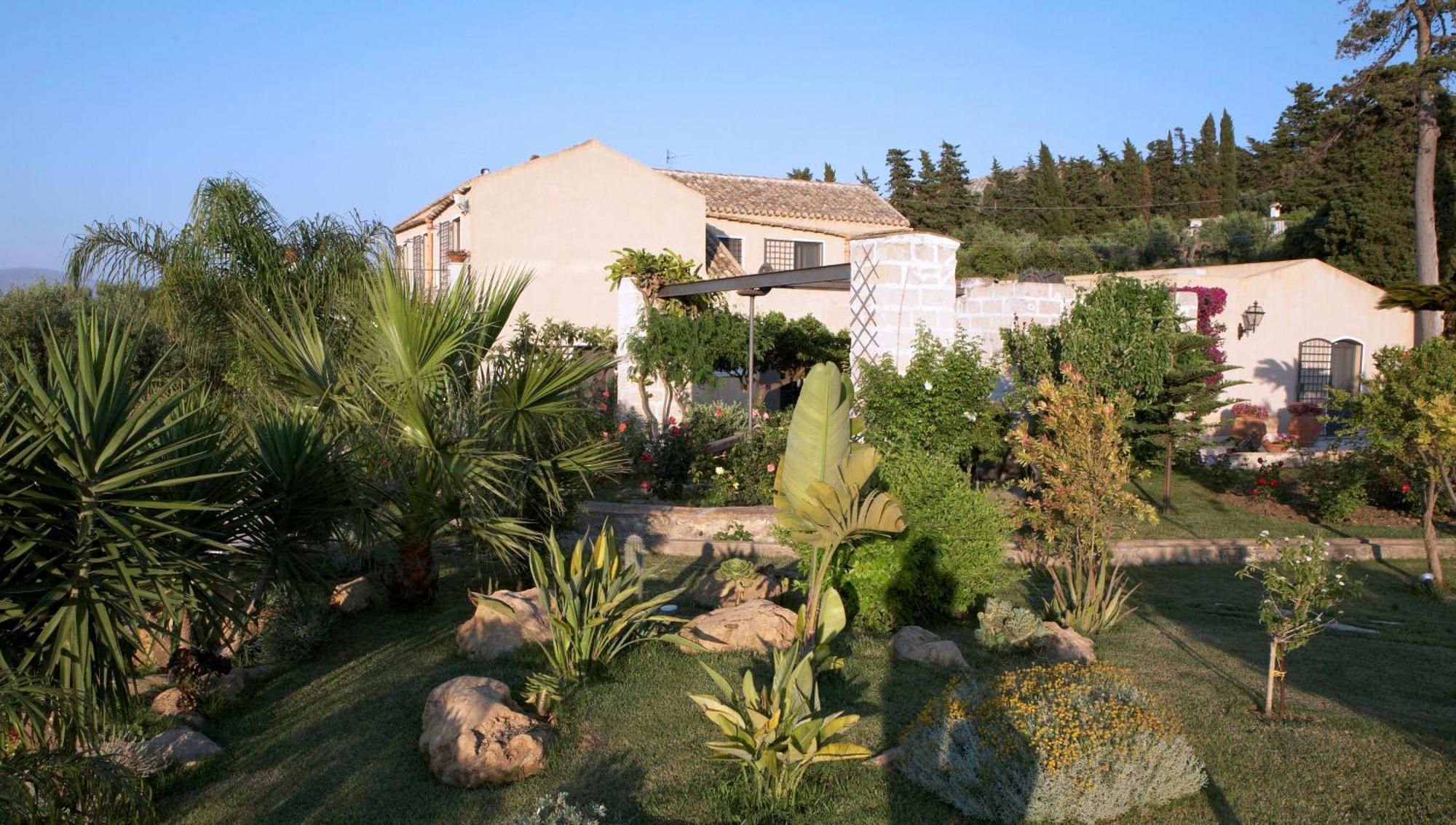 Baglio Sant'Andrea Bed & Breakfast Valderice Bagian luar foto