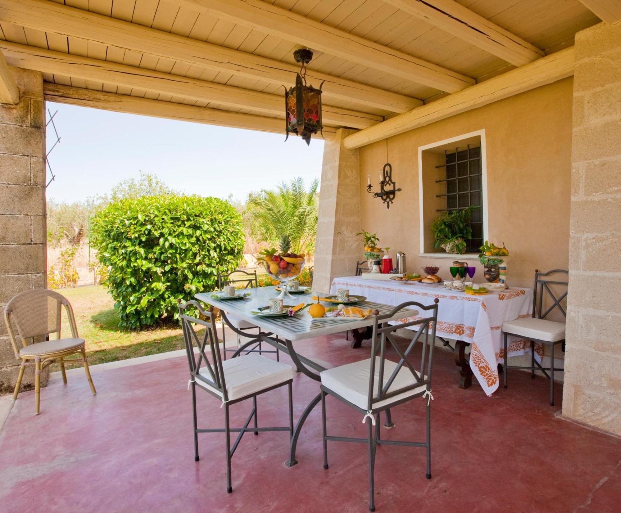 Baglio Sant'Andrea Bed & Breakfast Valderice Bagian luar foto