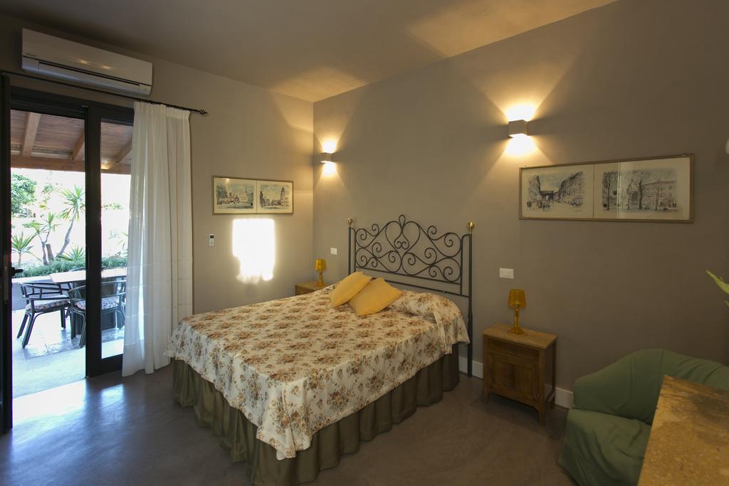 Baglio Sant'Andrea Bed & Breakfast Valderice Bagian luar foto